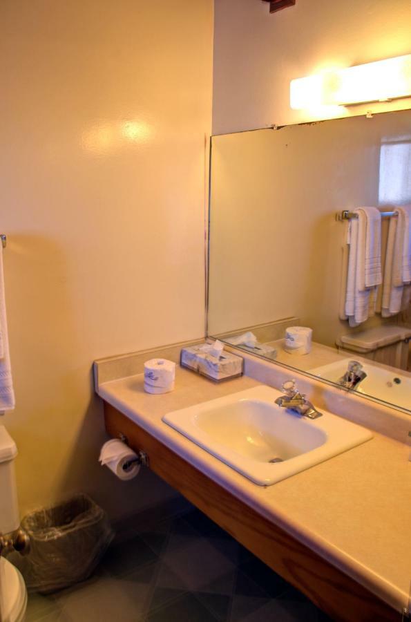 קרסנט סיטי Crescent Beach Motel חדר תמונה
