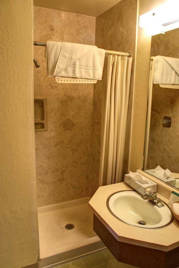 קרסנט סיטי Crescent Beach Motel חדר תמונה