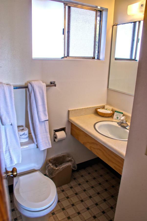 קרסנט סיטי Crescent Beach Motel חדר תמונה
