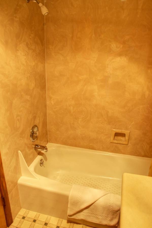 קרסנט סיטי Crescent Beach Motel חדר תמונה
